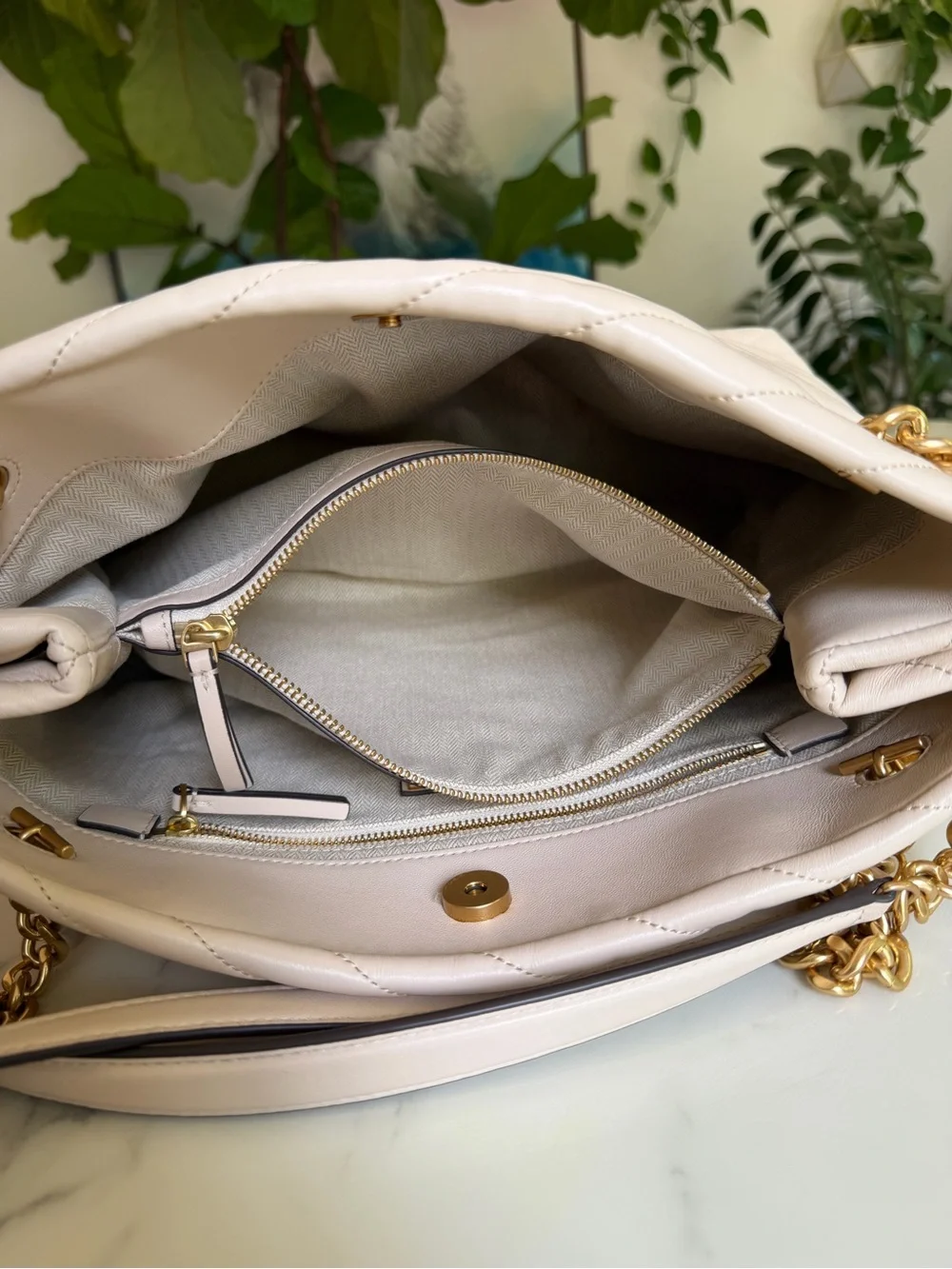Tory Burch excellent she